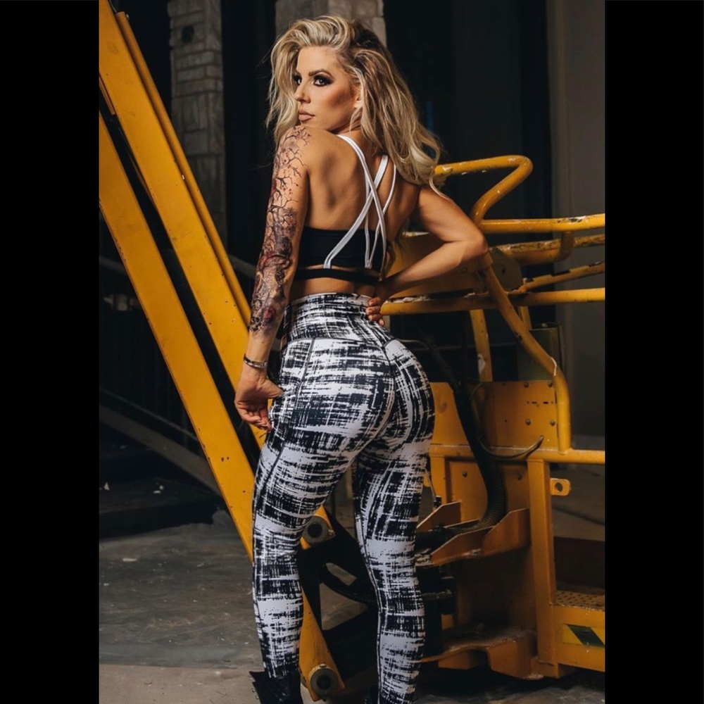 ISO buffbunny triggered print leggings